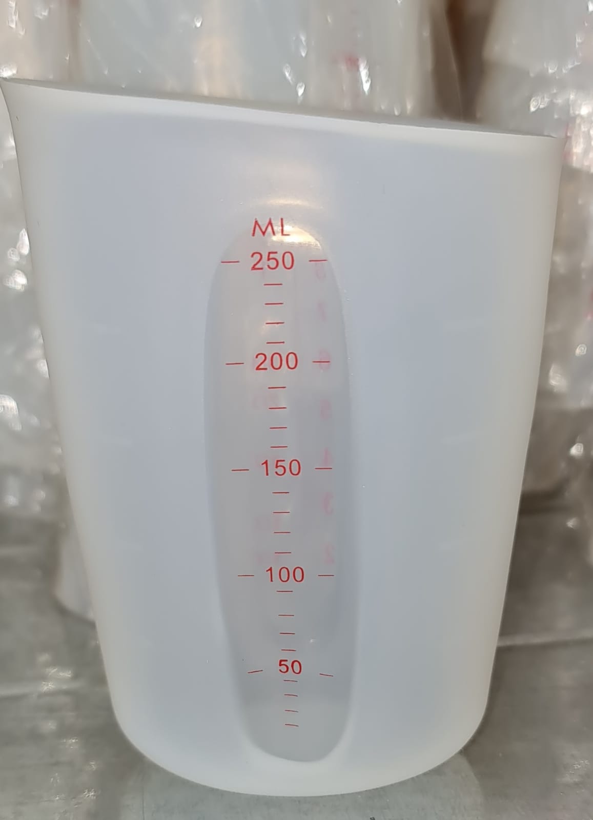 250ml-silicone-cup-measuring-mixing-.jpeg